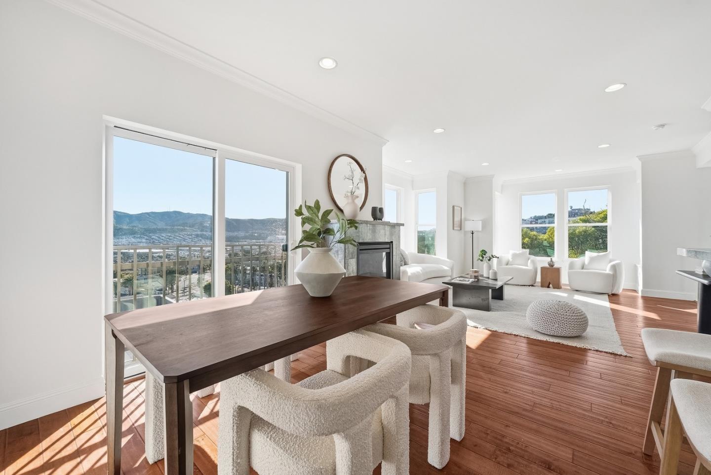 Detail Gallery Image 9 of 33 For 188 Mary Teresa St, San Francisco,  CA 94134 - 2 Beds | 2/1 Baths