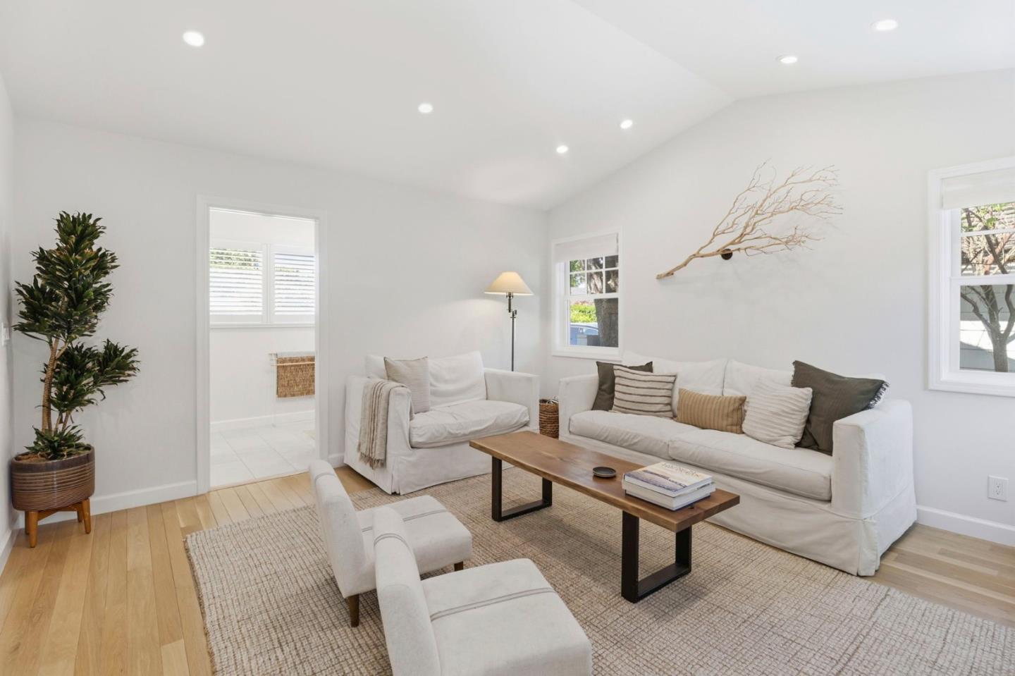 Detail Gallery Image 12 of 33 For 1931 James Ave, Redwood City,  CA 94062 - 3 Beds | 2 Baths