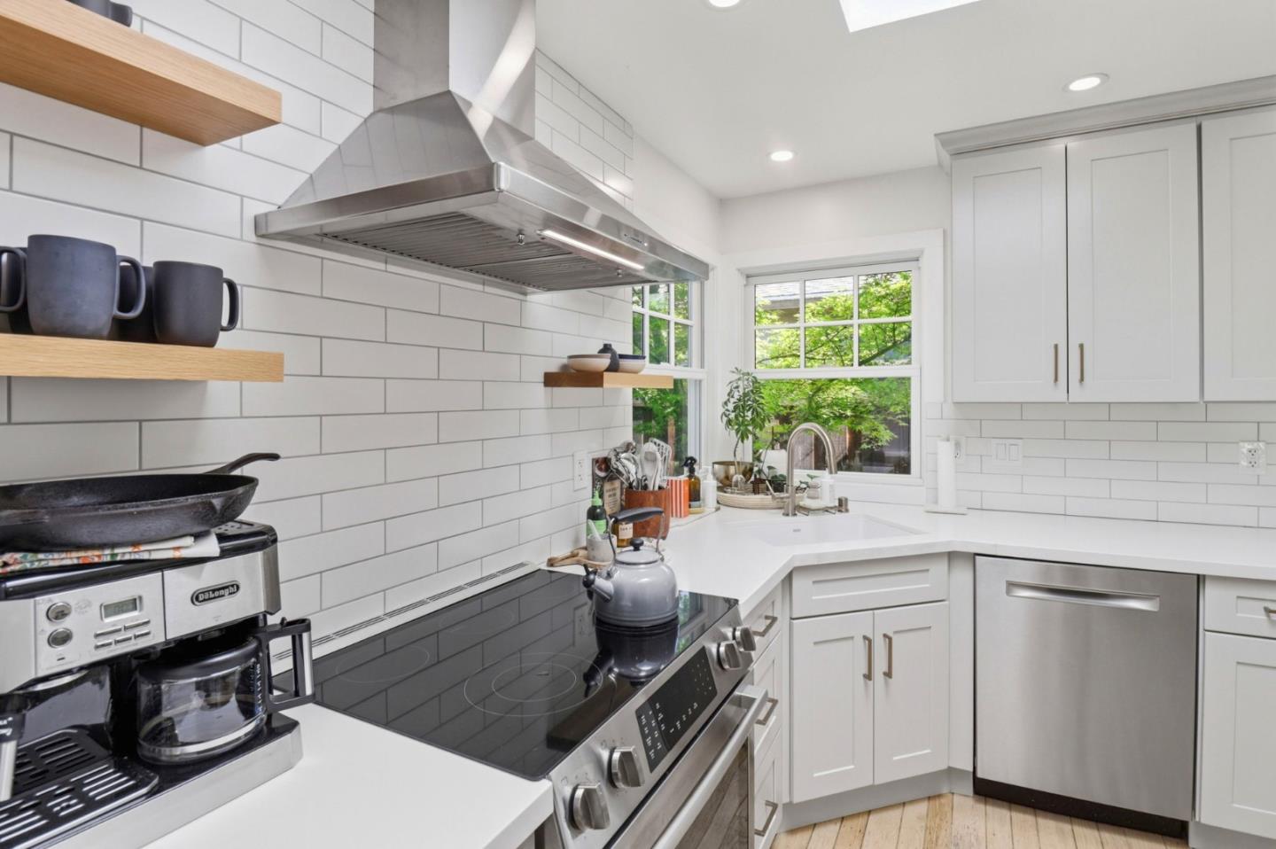 Detail Gallery Image 14 of 33 For 1931 James Ave, Redwood City,  CA 94062 - 3 Beds | 2 Baths