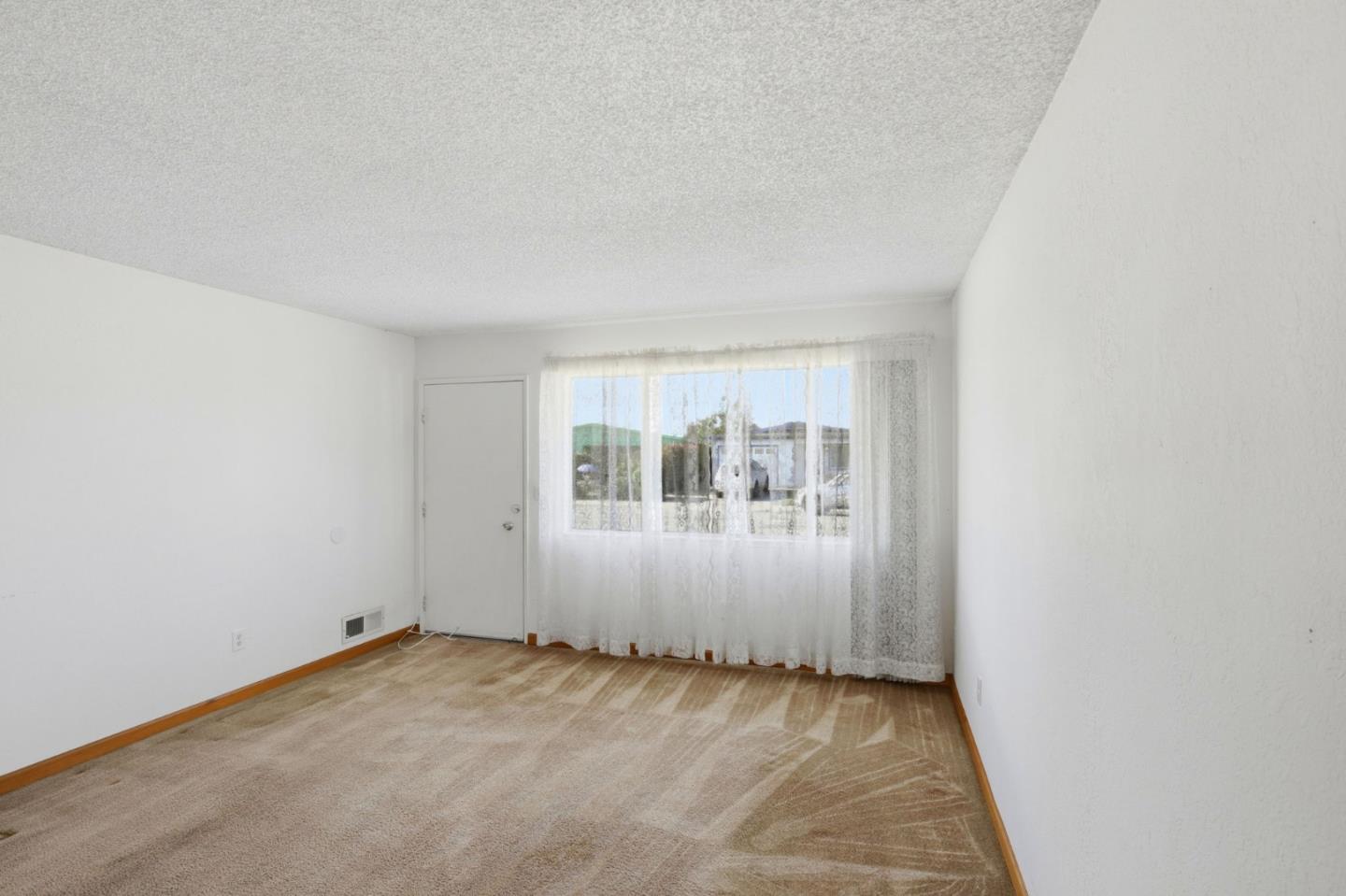 Detail Gallery Image 14 of 28 For 415 Spruce Cir, Watsonville,  CA 95076 - 2 Beds | 1 Baths