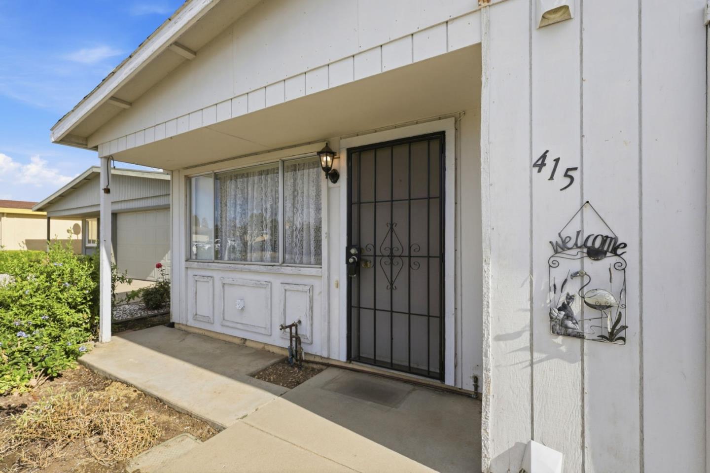 Detail Gallery Image 4 of 28 For 415 Spruce Cir, Watsonville,  CA 95076 - 2 Beds | 1 Baths