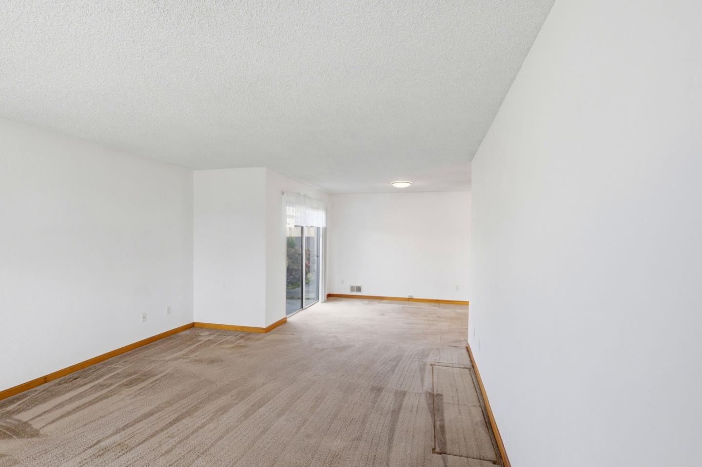 Detail Gallery Image 8 of 28 For 415 Spruce Cir, Watsonville,  CA 95076 - 2 Beds | 1 Baths