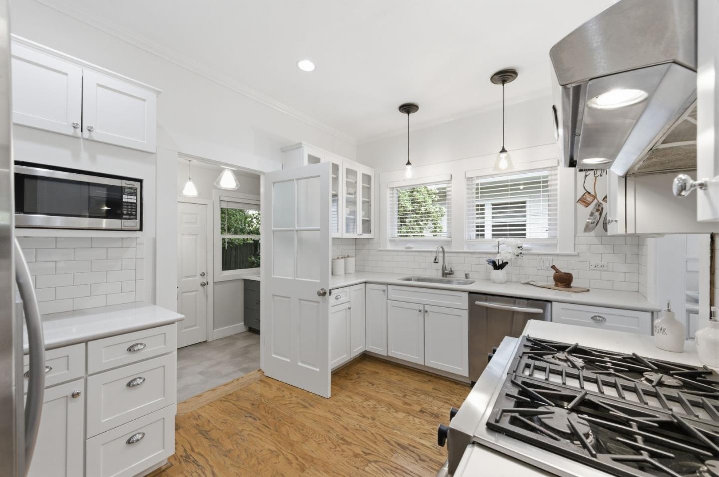 Detail Gallery Image 14 of 32 For 439 Wisnom Ave, San Mateo,  CA 94401 - 2 Beds | 2 Baths