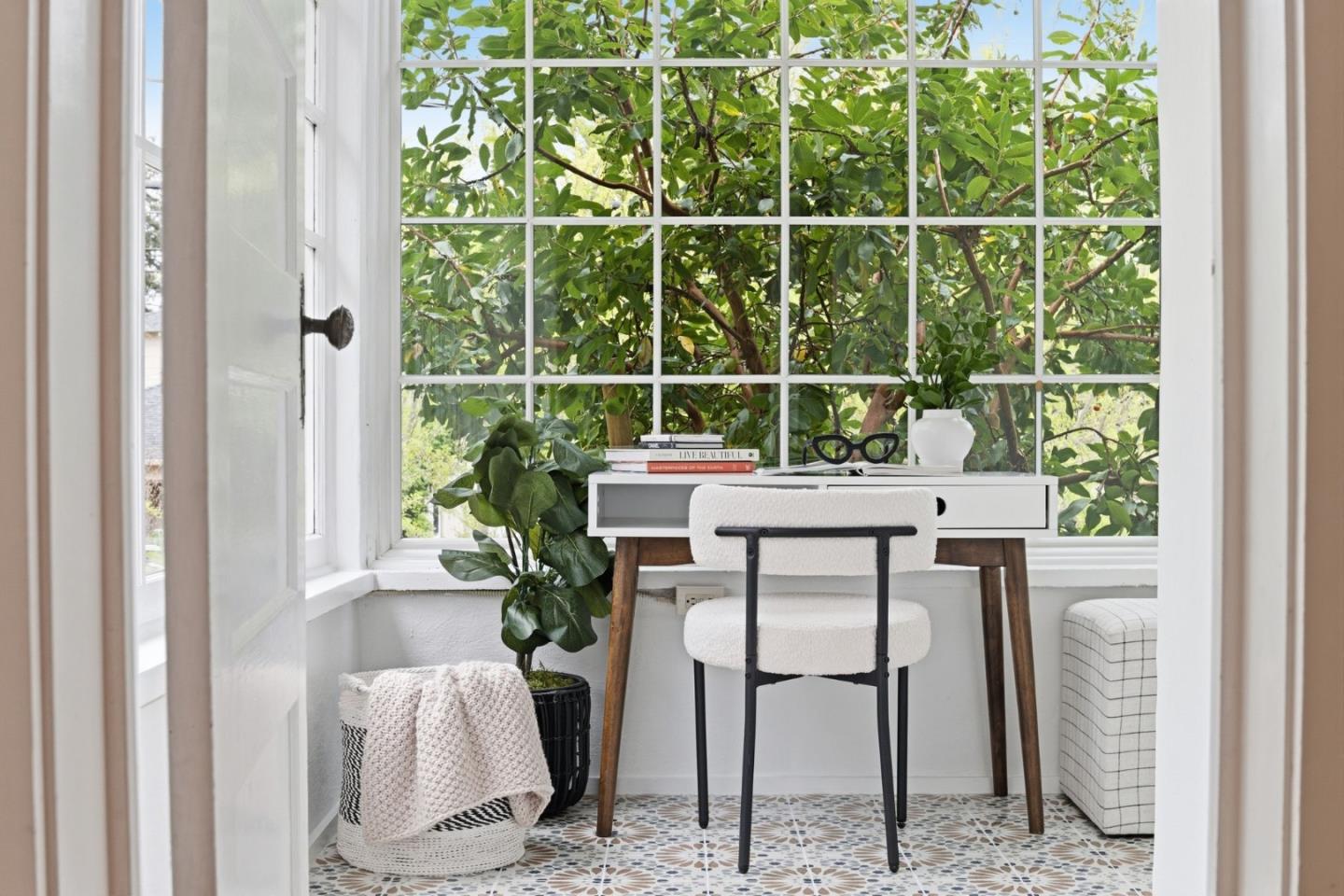 Detail Gallery Image 8 of 32 For 439 Wisnom Ave, San Mateo,  CA 94401 - 2 Beds | 2 Baths