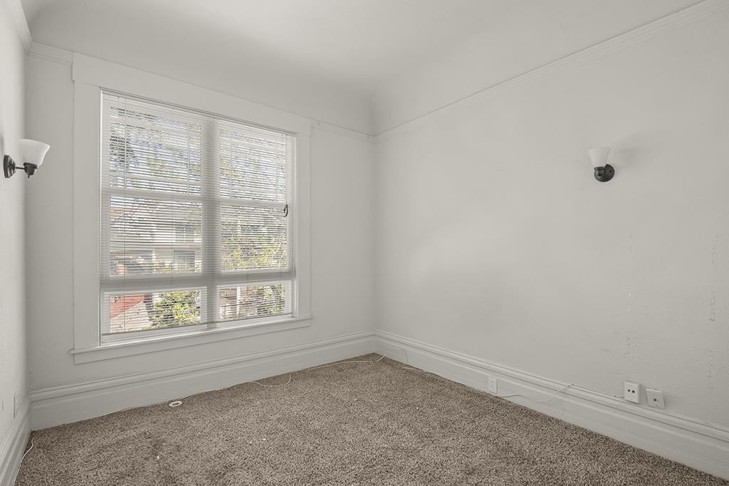 Detail Gallery Image 14 of 31 For 320-324 Athol Ave, Oakland,  CA 94606 - – Beds | – Baths
