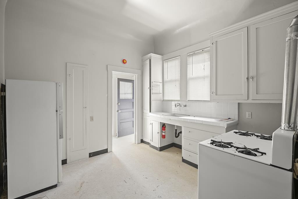 Detail Gallery Image 15 of 31 For 320-324 Athol Ave, Oakland,  CA 94606 - – Beds | – Baths