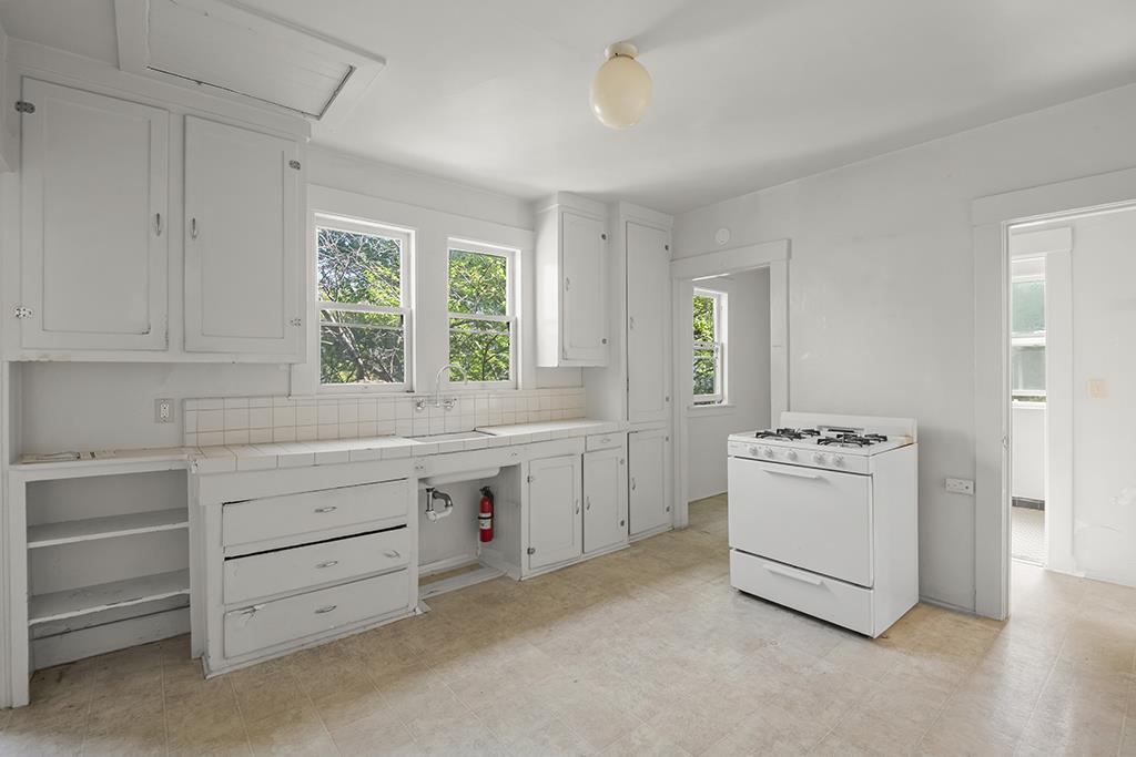 Detail Gallery Image 19 of 31 For 320-324 Athol Ave, Oakland,  CA 94606 - – Beds | – Baths