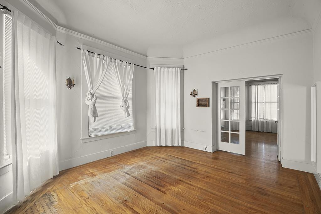 Detail Gallery Image 8 of 31 For 320-324 Athol Ave, Oakland,  CA 94606 - – Beds | – Baths