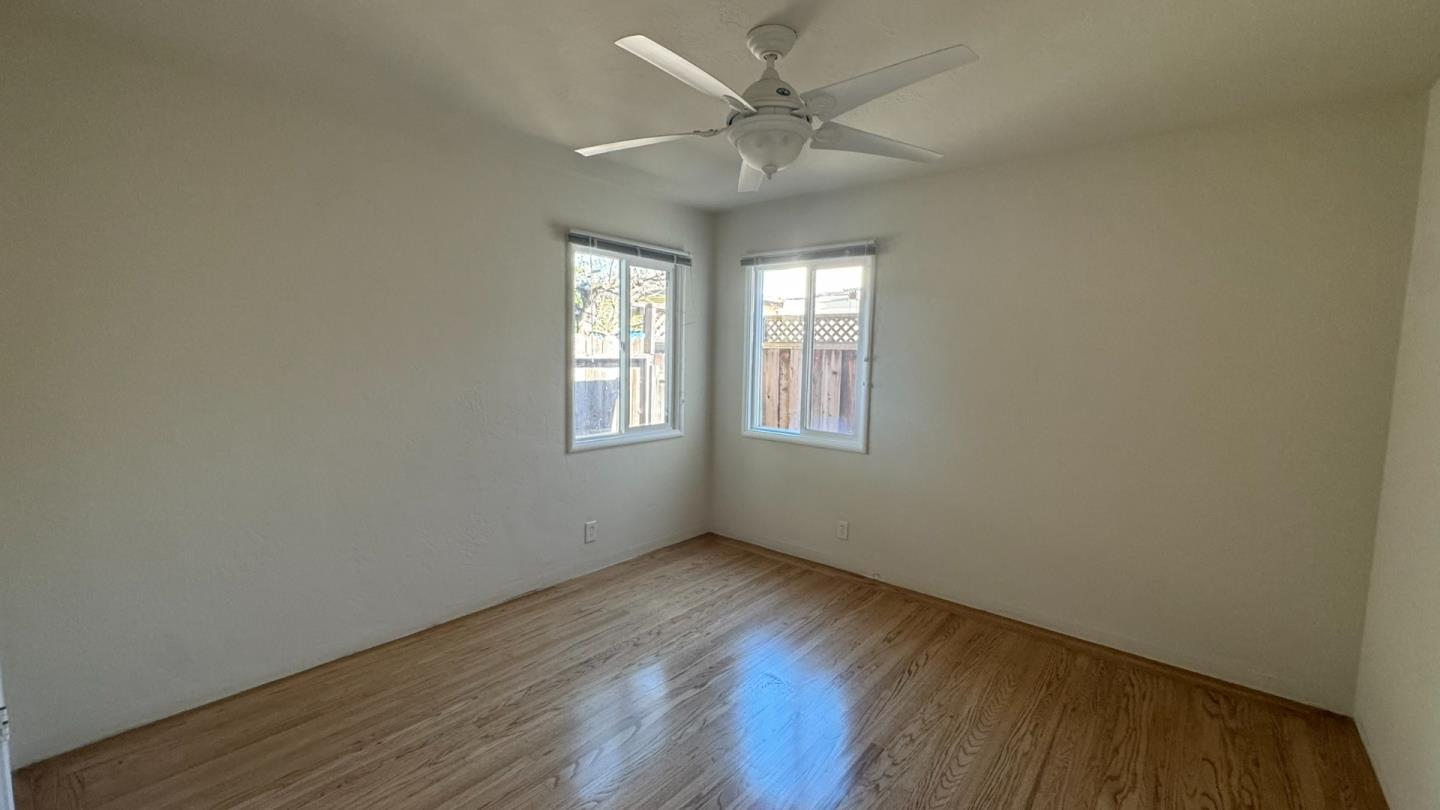 Detail Gallery Image 6 of 17 For 1217 Awalt Unit a,  Mountain View,  CA 94040 - 2 Beds | 2/1 Baths