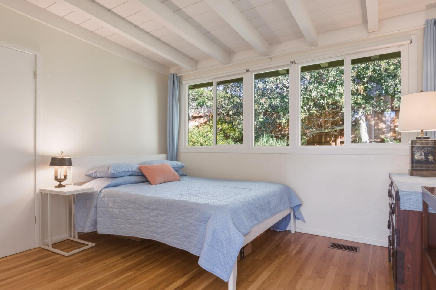 Detail Gallery Image 17 of 33 For 25037 Valley Pl, Carmel,  CA 93923 - 3 Beds | 2 Baths