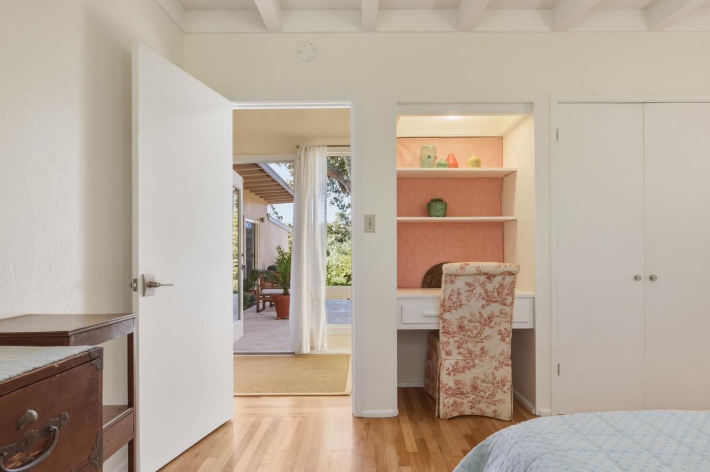 Detail Gallery Image 18 of 33 For 25037 Valley Pl, Carmel,  CA 93923 - 3 Beds | 2 Baths