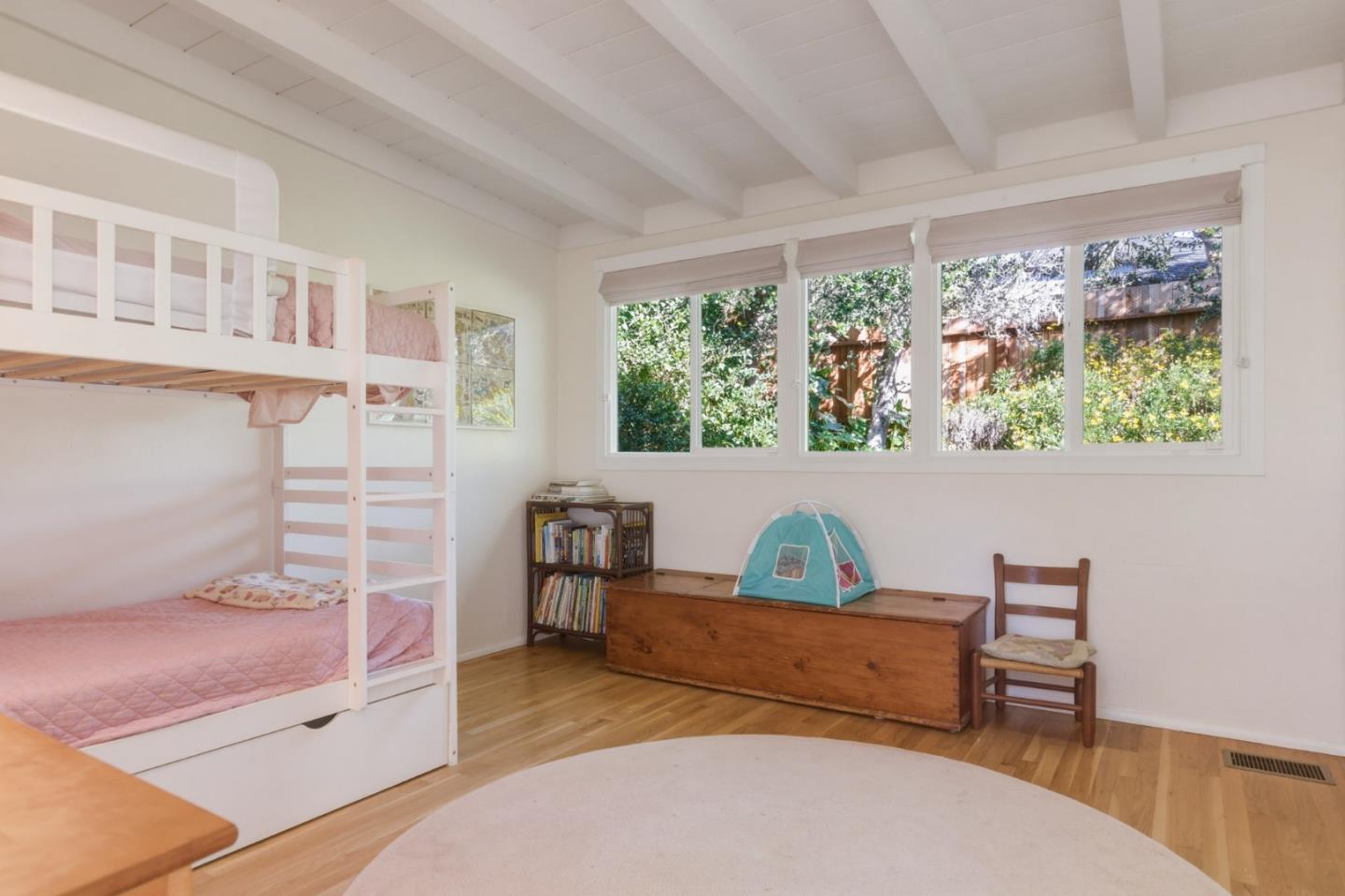 Detail Gallery Image 19 of 33 For 25037 Valley Pl, Carmel,  CA 93923 - 3 Beds | 2 Baths