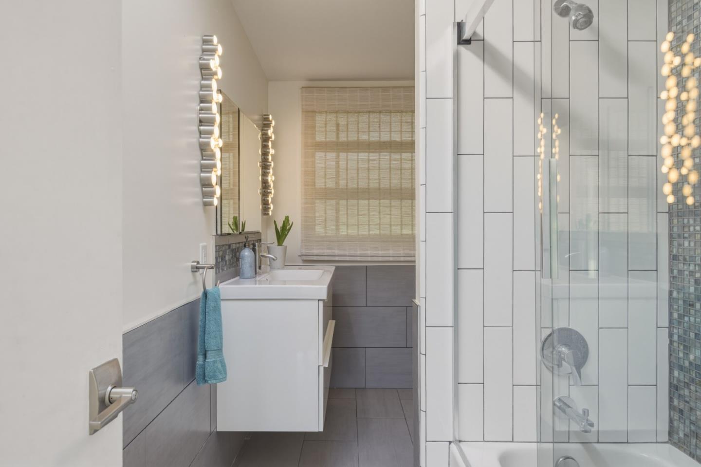 Detail Gallery Image 20 of 33 For 25037 Valley Pl, Carmel,  CA 93923 - 3 Beds | 2 Baths