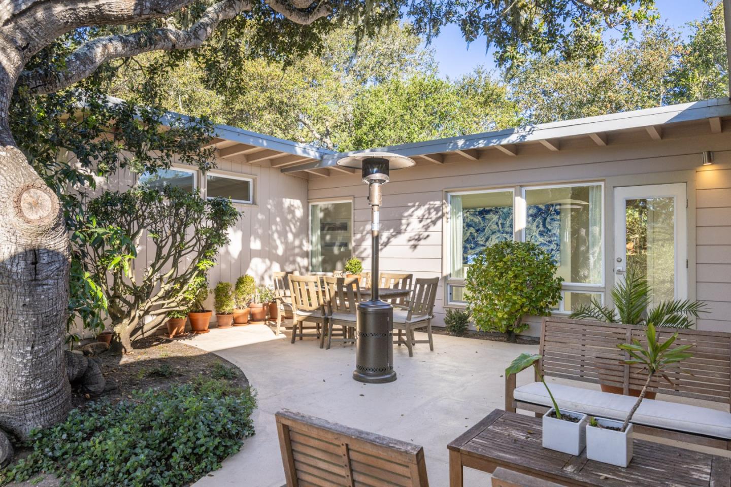 Detail Gallery Image 24 of 33 For 25037 Valley Pl, Carmel,  CA 93923 - 3 Beds | 2 Baths