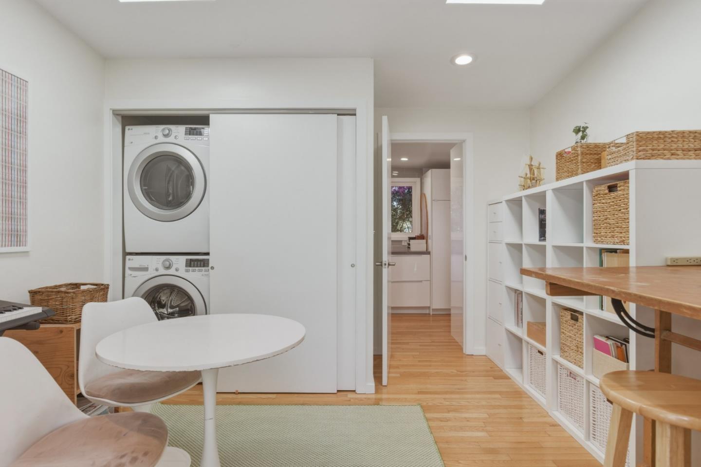 Detail Gallery Image 9 of 33 For 25037 Valley Pl, Carmel,  CA 93923 - 3 Beds | 2 Baths