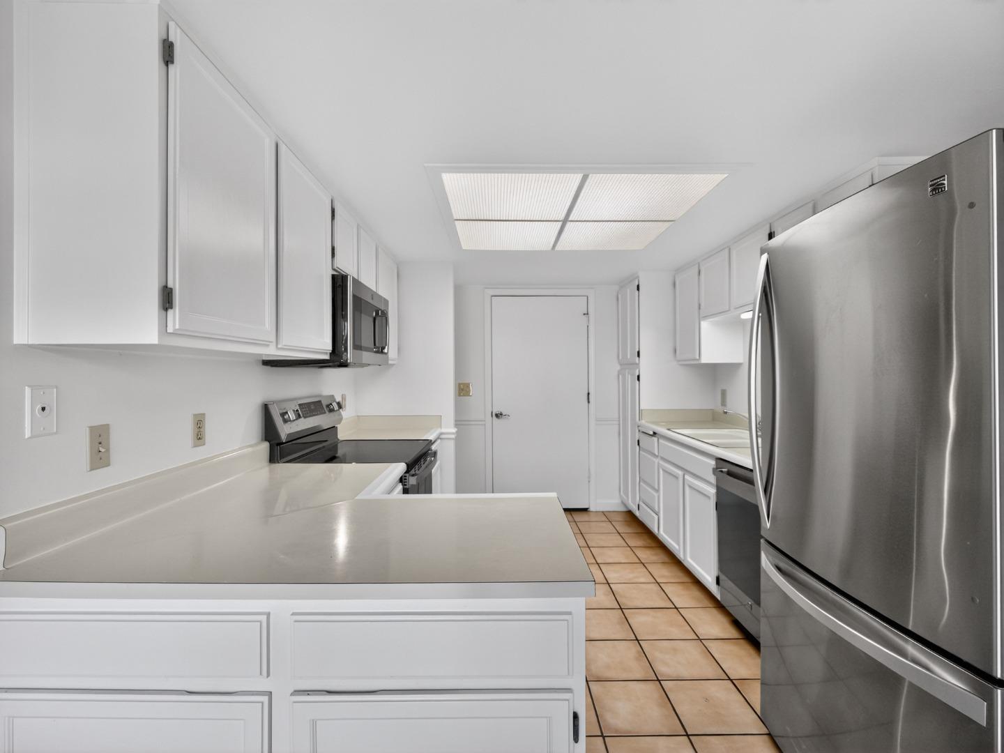 Detail Gallery Image 10 of 39 For 176 Terry Loop, Watsonville,  CA 95076 - 3 Beds | 2/1 Baths