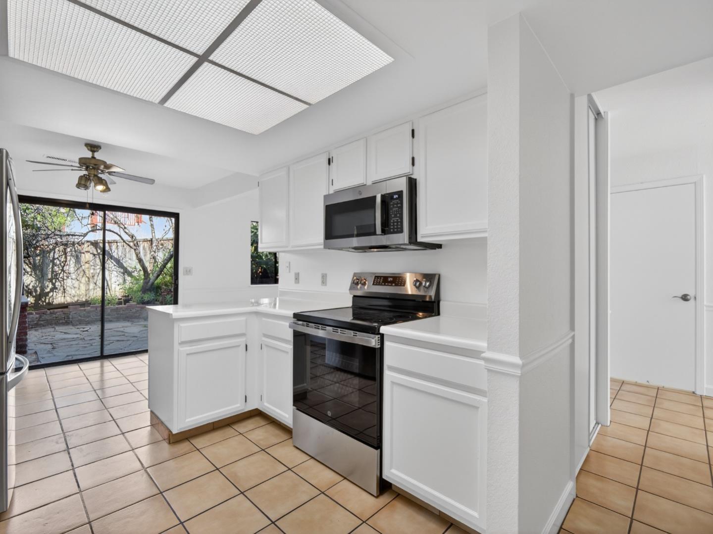 Detail Gallery Image 15 of 39 For 176 Terry Loop, Watsonville,  CA 95076 - 3 Beds | 2/1 Baths