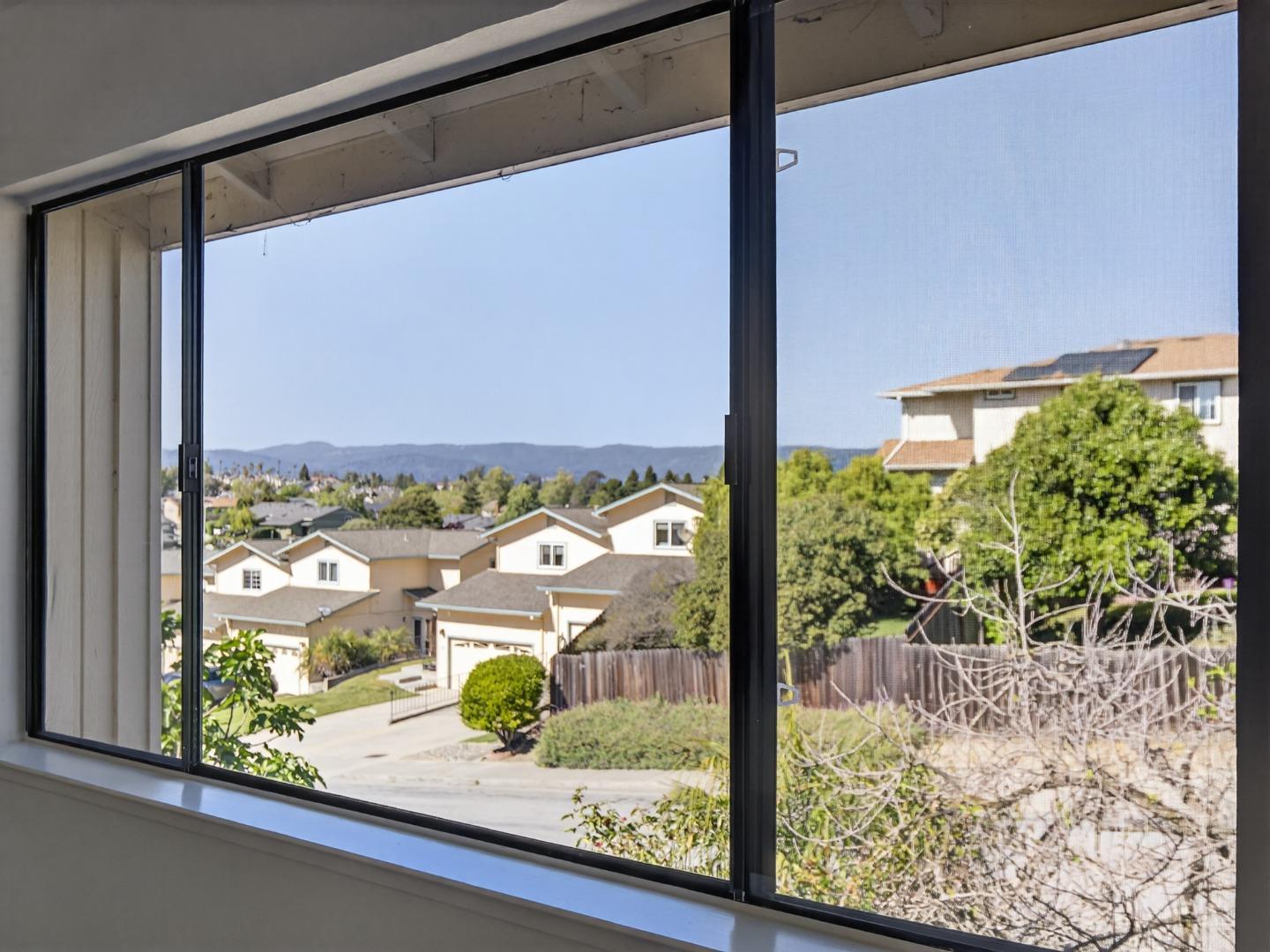 Detail Gallery Image 27 of 39 For 176 Terry Loop, Watsonville,  CA 95076 - 3 Beds | 2/1 Baths