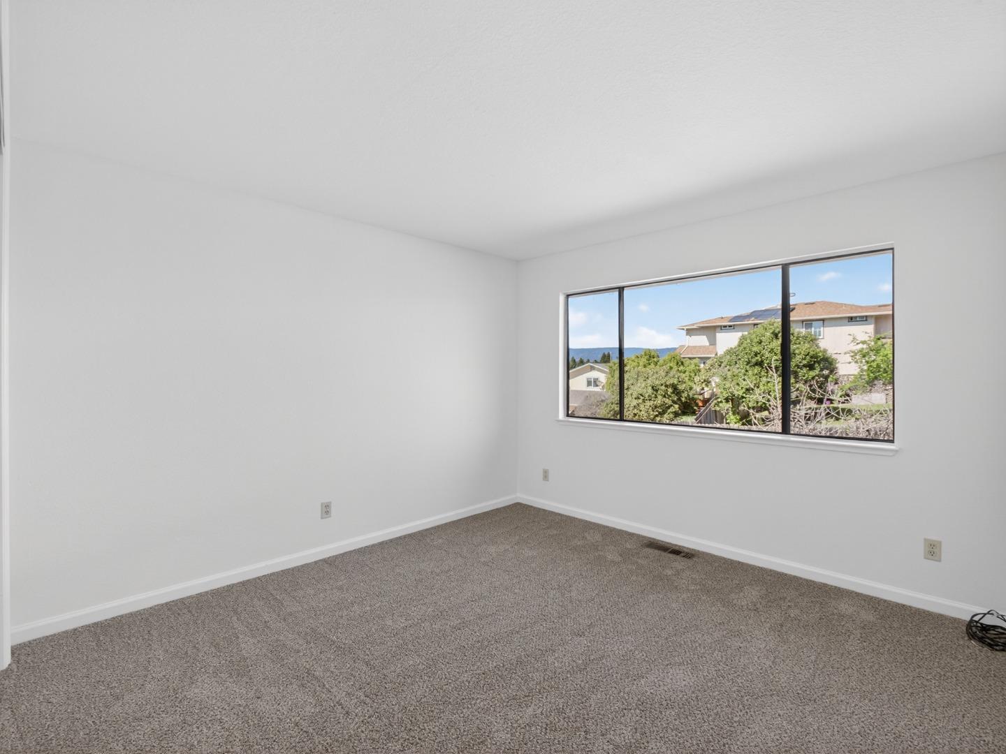 Detail Gallery Image 34 of 39 For 176 Terry Loop, Watsonville,  CA 95076 - 3 Beds | 2/1 Baths