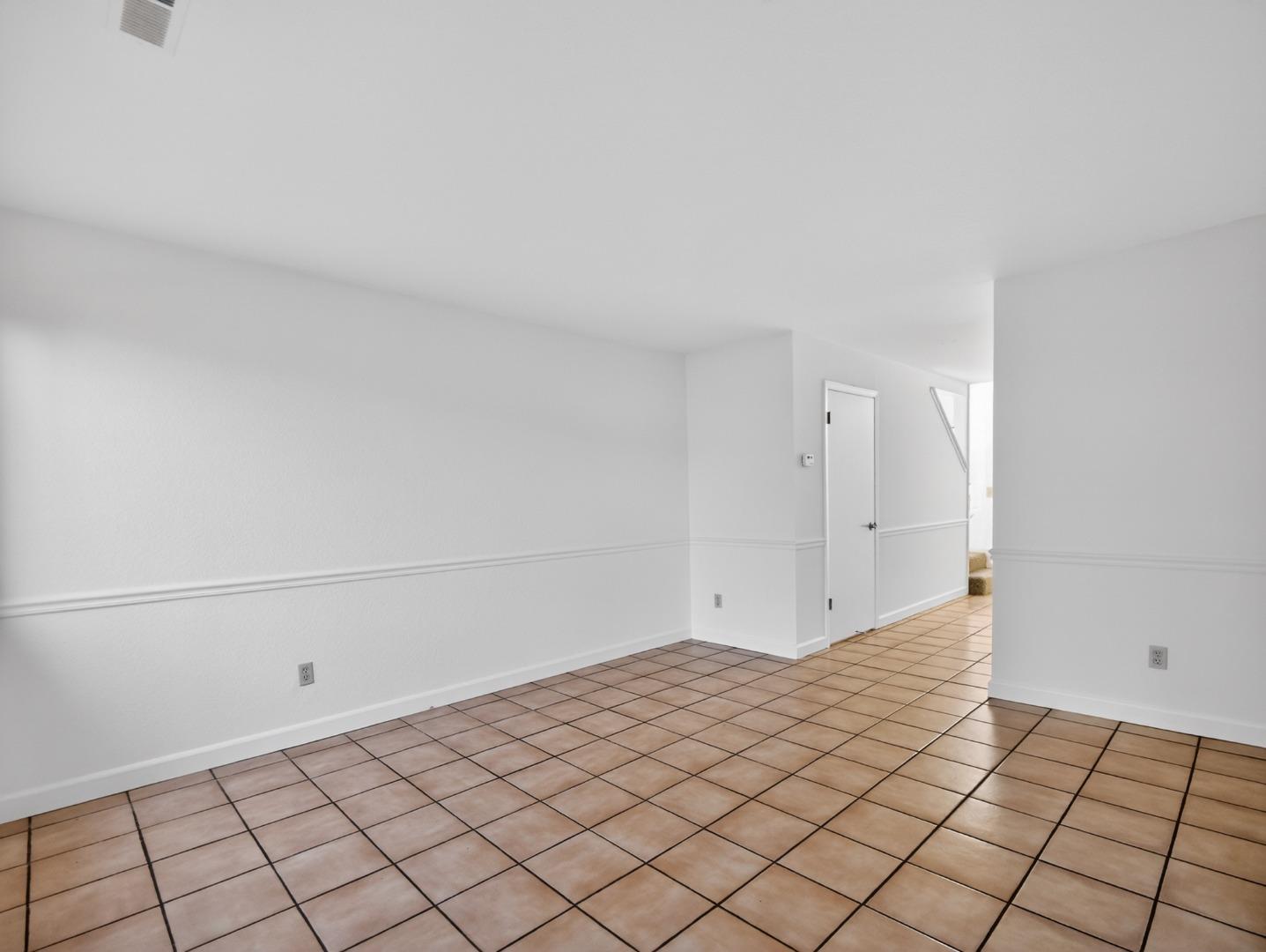 Detail Gallery Image 7 of 39 For 176 Terry Loop, Watsonville,  CA 95076 - 3 Beds | 2/1 Baths