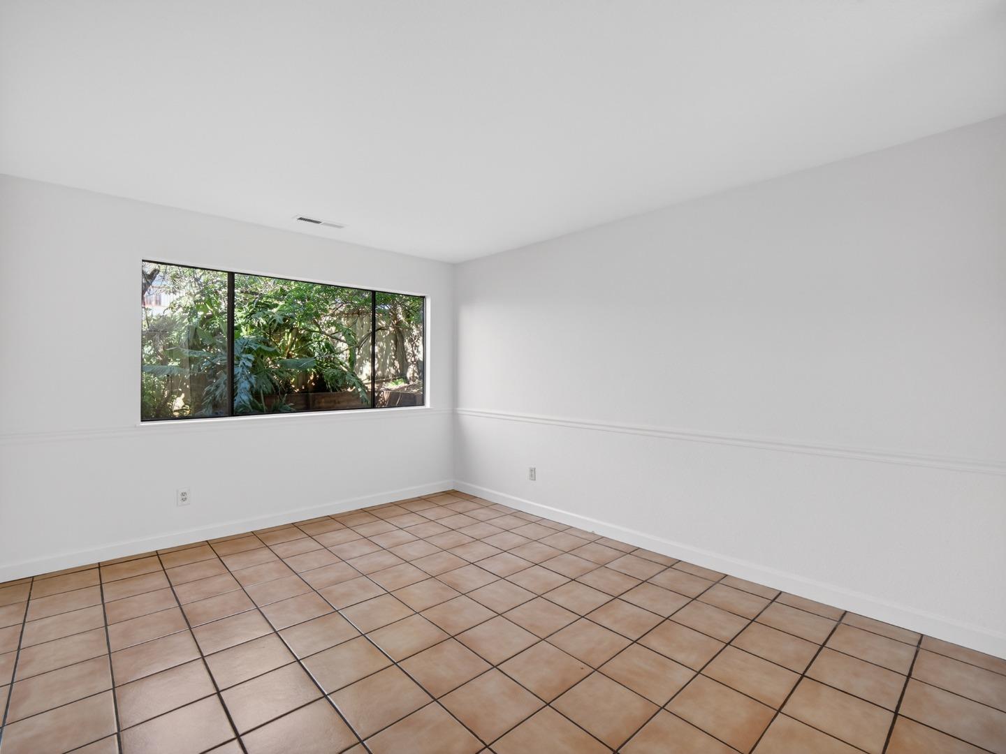 Detail Gallery Image 8 of 39 For 176 Terry Loop, Watsonville,  CA 95076 - 3 Beds | 2/1 Baths