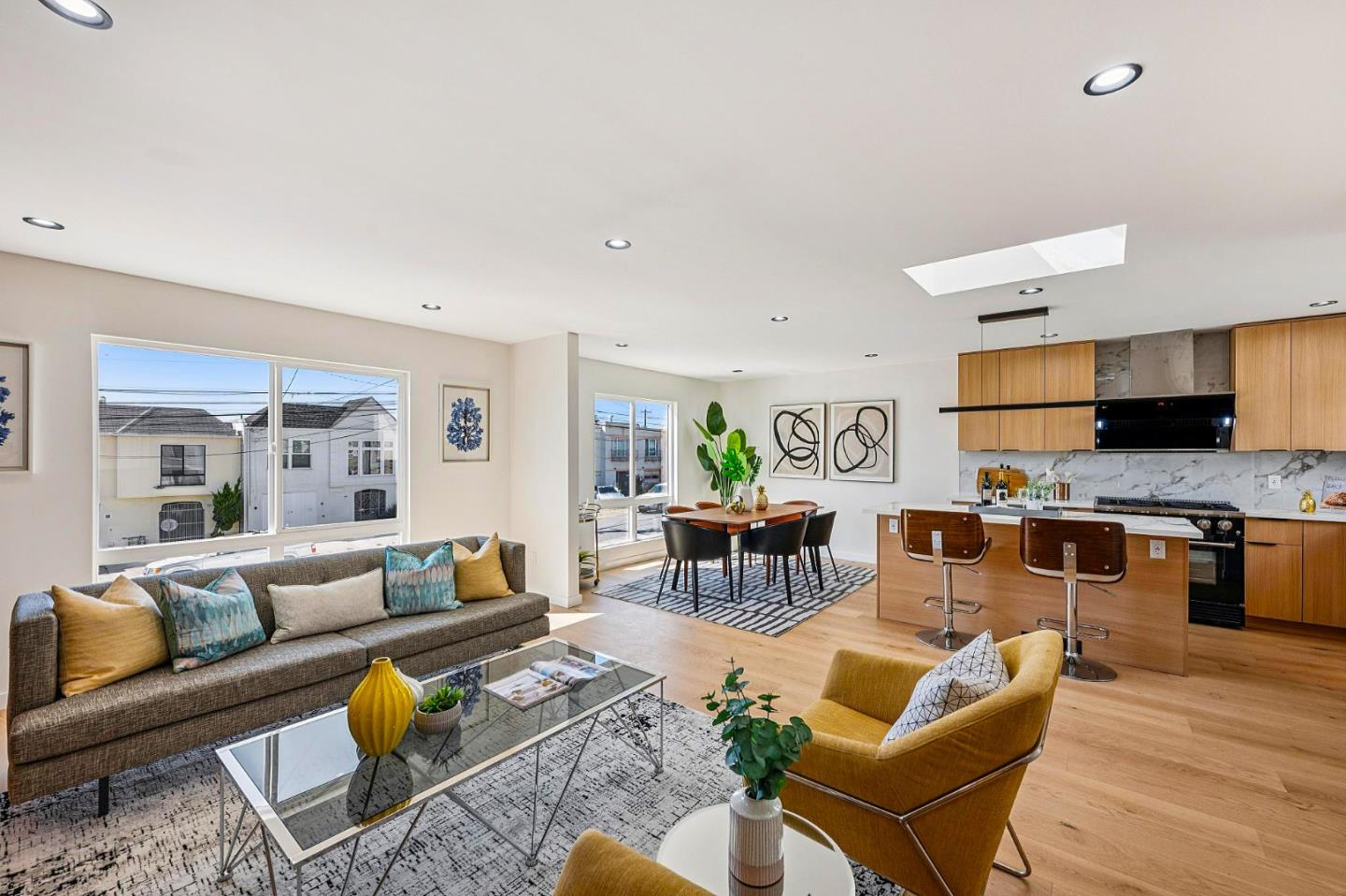 Detail Gallery Image 18 of 65 For 2330 43rd Ave, San Francisco,  CA 94116 - 3 Beds | 3 Baths