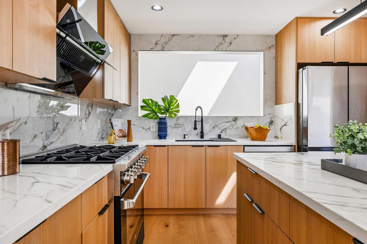 Detail Gallery Image 23 of 65 For 2330 43rd Ave, San Francisco,  CA 94116 - 3 Beds | 3 Baths