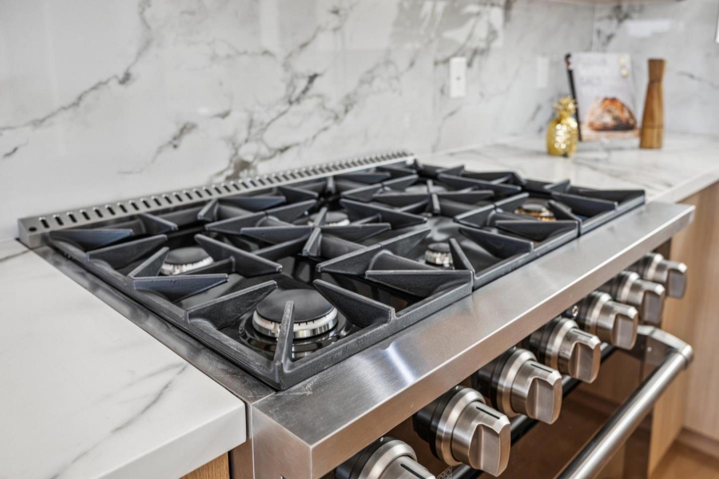 Detail Gallery Image 24 of 65 For 2330 43rd Ave, San Francisco,  CA 94116 - 3 Beds | 3 Baths