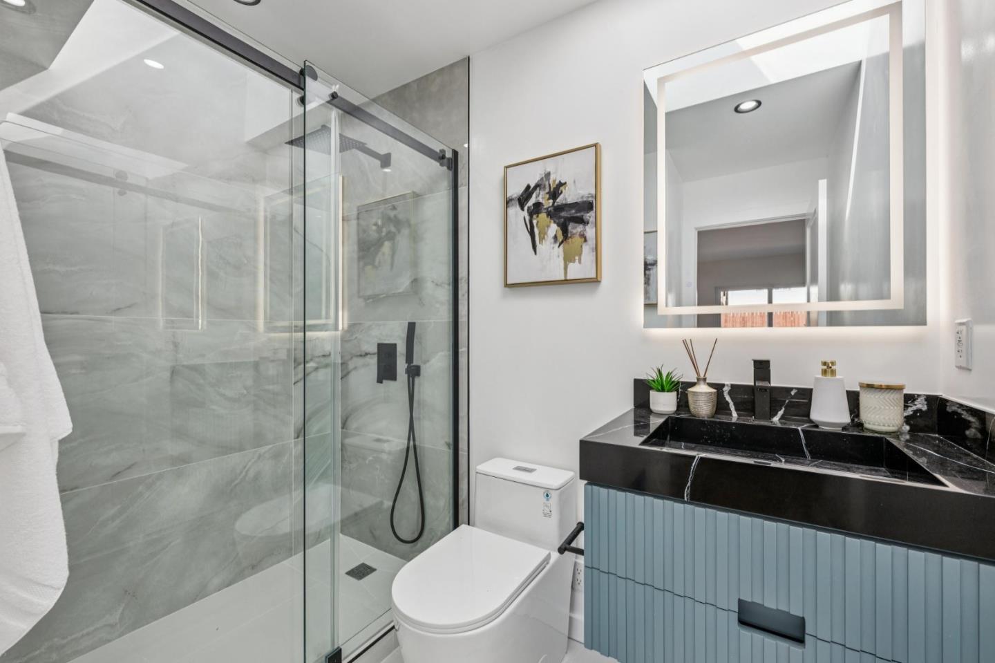 Detail Gallery Image 32 of 65 For 2330 43rd Ave, San Francisco,  CA 94116 - 3 Beds | 3 Baths