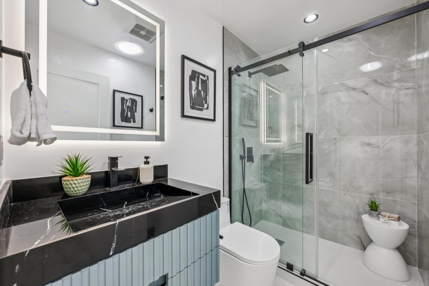 Detail Gallery Image 37 of 65 For 2330 43rd Ave, San Francisco,  CA 94116 - 3 Beds | 3 Baths