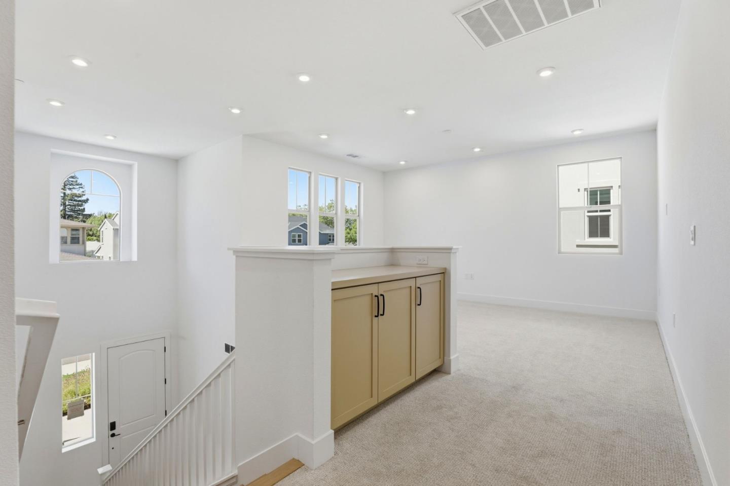 Detail Gallery Image 14 of 46 For 7376 Ailes Ct, Gilroy,  CA 95020 - 4 Beds | 3/1 Baths