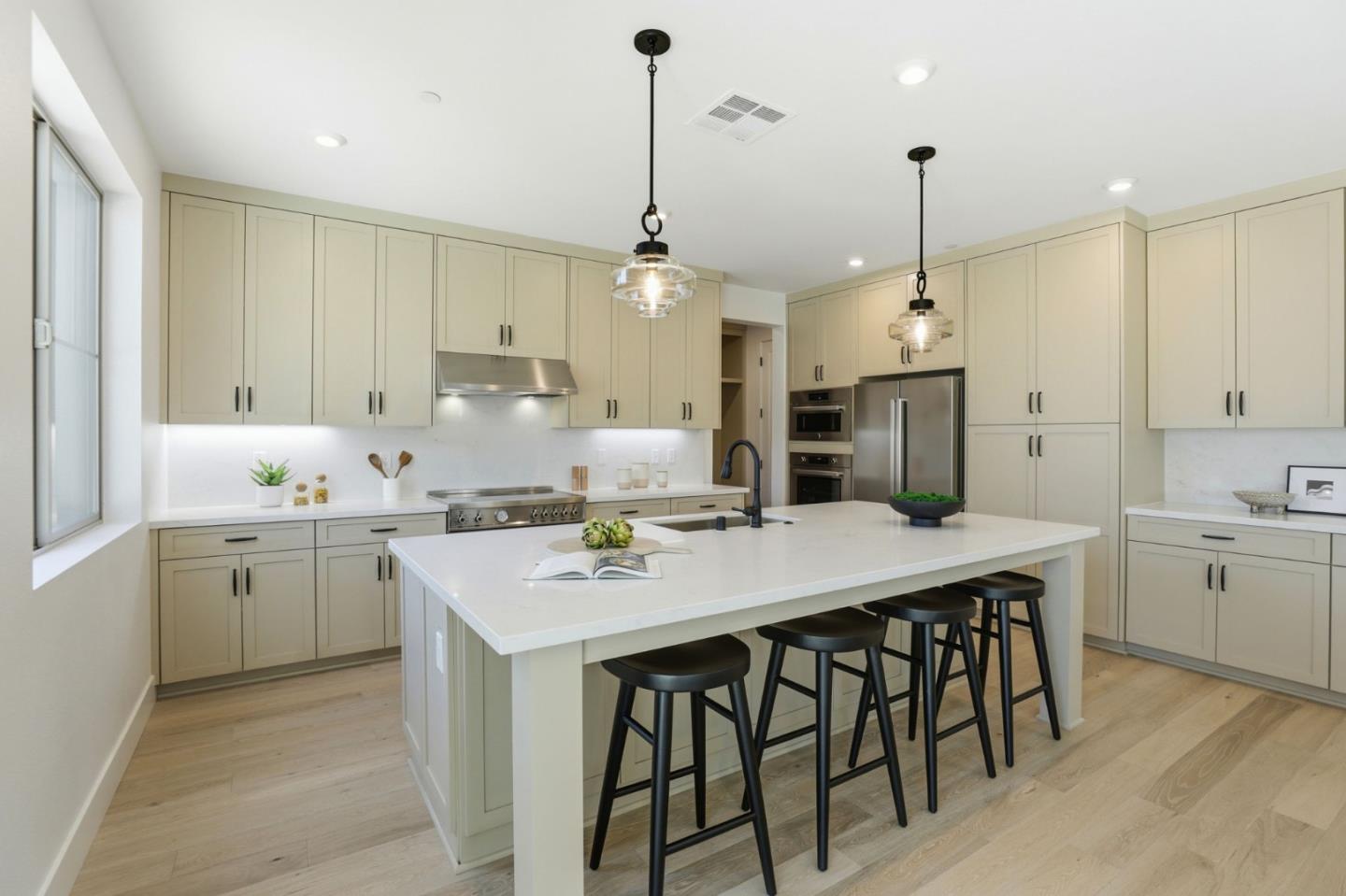 Detail Gallery Image 7 of 46 For 7376 Ailes Ct, Gilroy,  CA 95020 - 4 Beds | 3/1 Baths