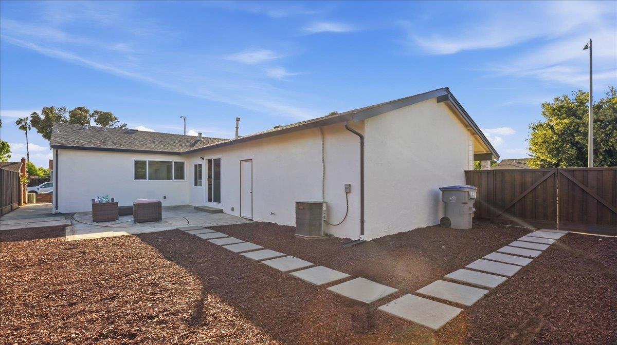 Detail Gallery Image 25 of 29 For 1138 Bellingham Dr, San Jose,  CA 95121 - 3 Beds | 2 Baths