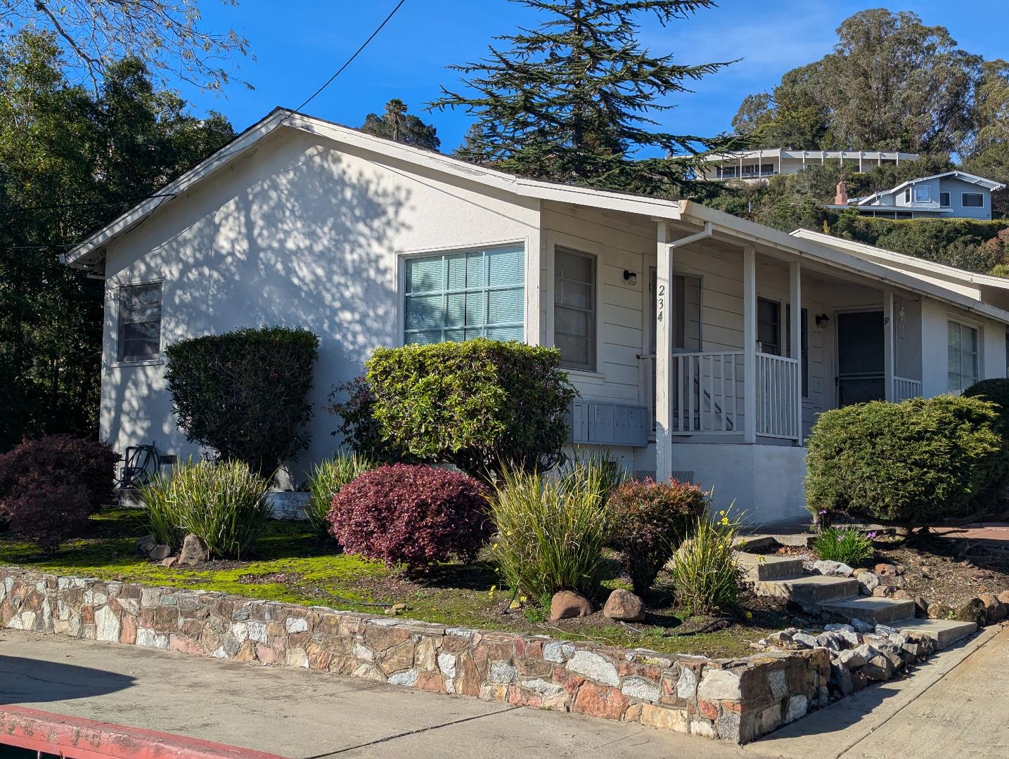 Detail Gallery Image 2 of 10 For 234 High St, Santa Cruz,  CA 95060 - – Beds | – Baths