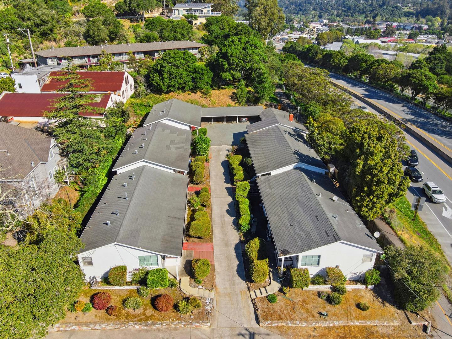 Detail Gallery Image 4 of 10 For 234 High St, Santa Cruz,  CA 95060 - – Beds | – Baths