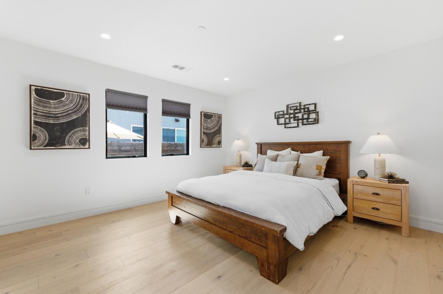 Detail Gallery Image 10 of 27 For 1221 Carlisle Dr, San Mateo,  CA 94402 - 3 Beds | 3 Baths