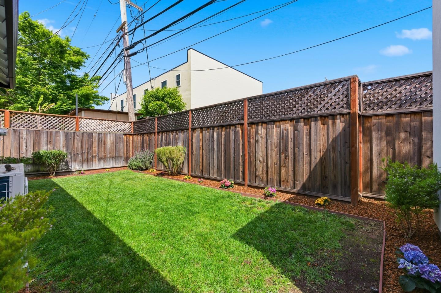 Detail Gallery Image 20 of 27 For 1221 Carlisle Dr, San Mateo,  CA 94402 - 3 Beds | 3 Baths