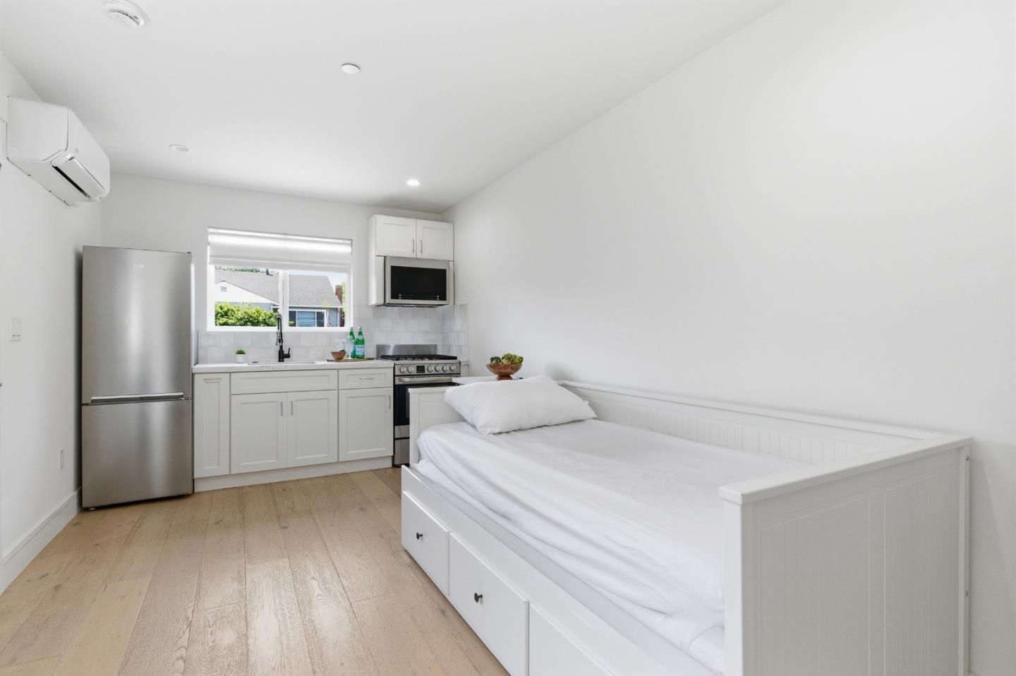 Detail Gallery Image 23 of 27 For 1221 Carlisle Dr, San Mateo,  CA 94402 - 3 Beds | 3 Baths