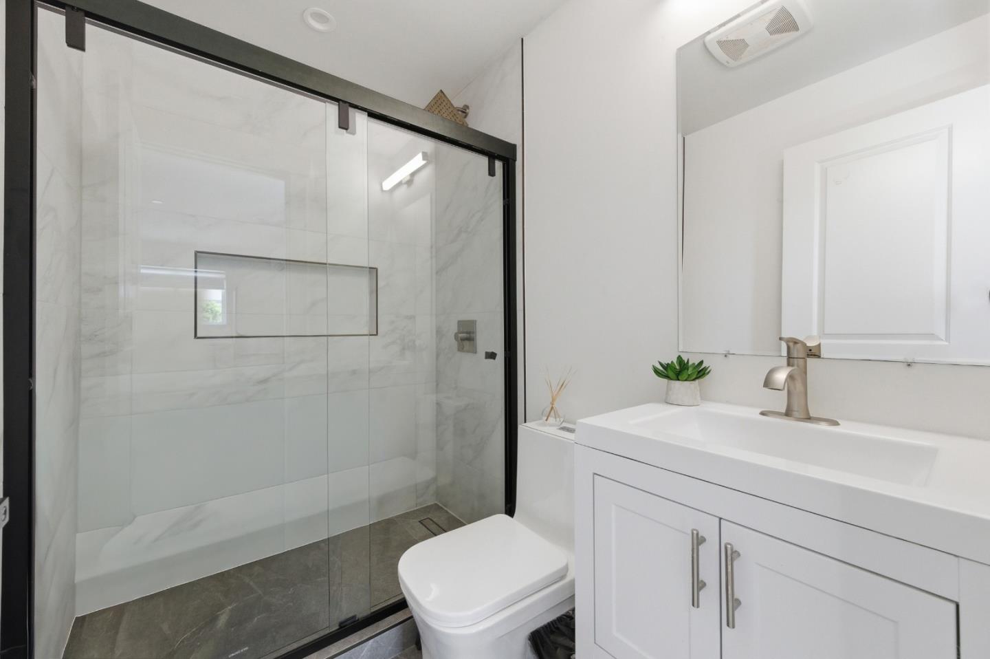 Detail Gallery Image 24 of 27 For 1221 Carlisle Dr, San Mateo,  CA 94402 - 3 Beds | 3 Baths