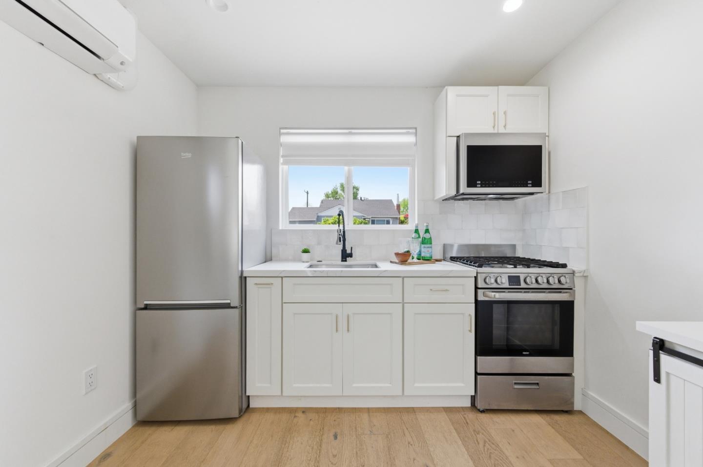 Detail Gallery Image 25 of 27 For 1221 Carlisle Dr, San Mateo,  CA 94402 - 3 Beds | 3 Baths