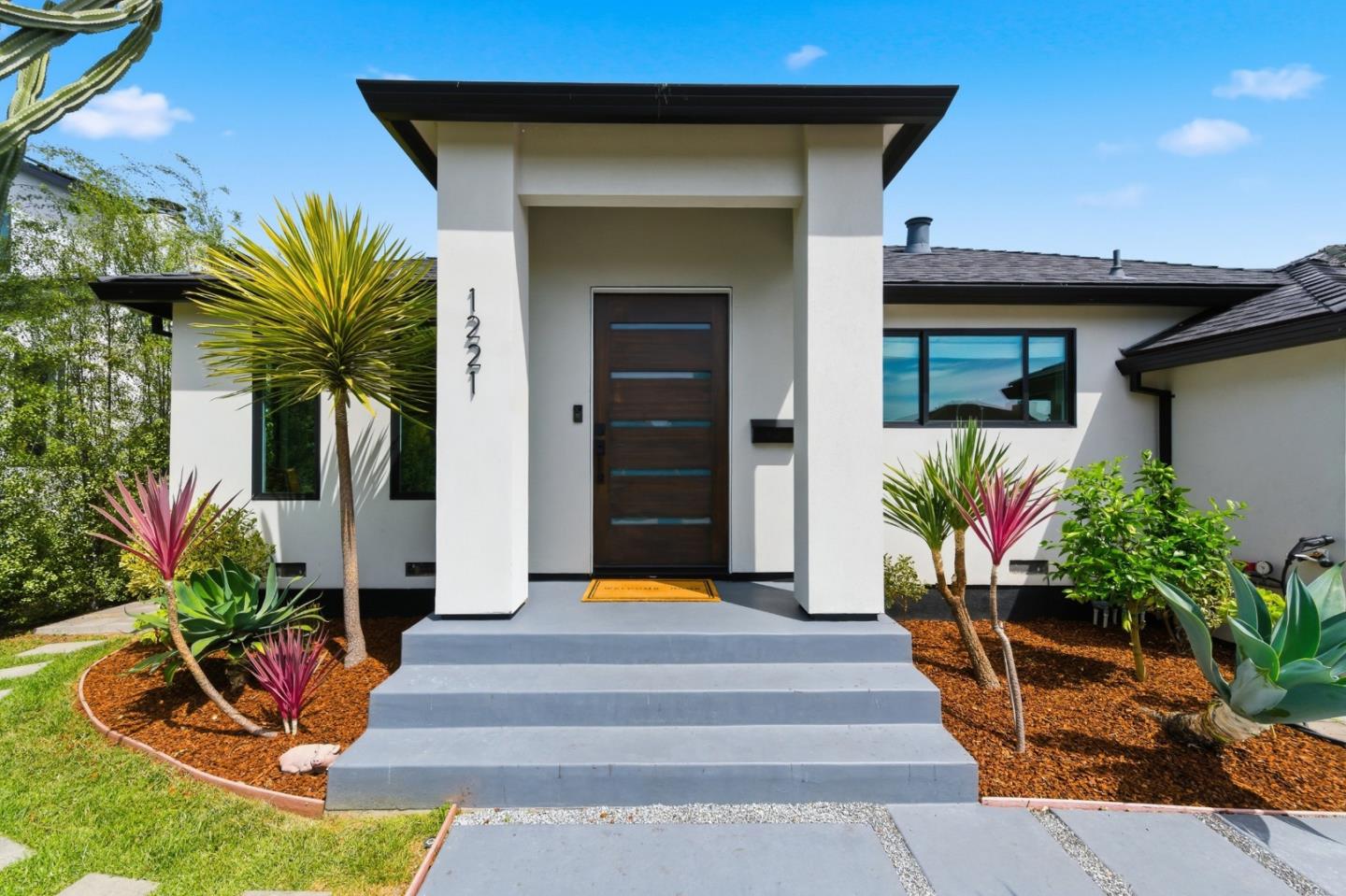 Detail Gallery Image 3 of 27 For 1221 Carlisle Dr, San Mateo,  CA 94402 - 3 Beds | 3 Baths