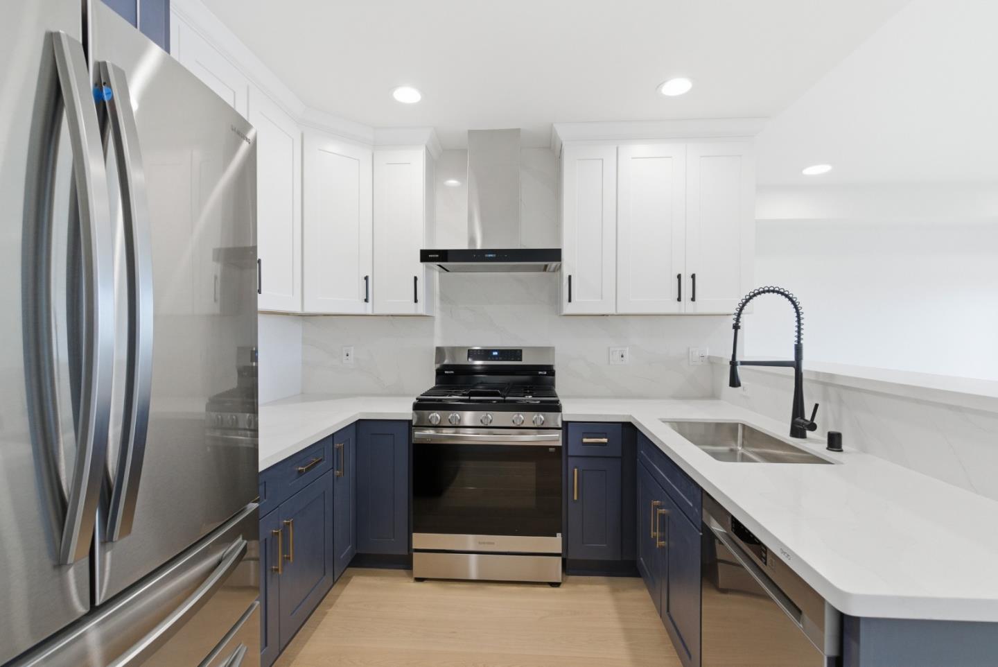 Detail Gallery Image 12 of 38 For 560 El Camino Real #206,  San Carlos,  CA 94070 - 2 Beds | 2 Baths