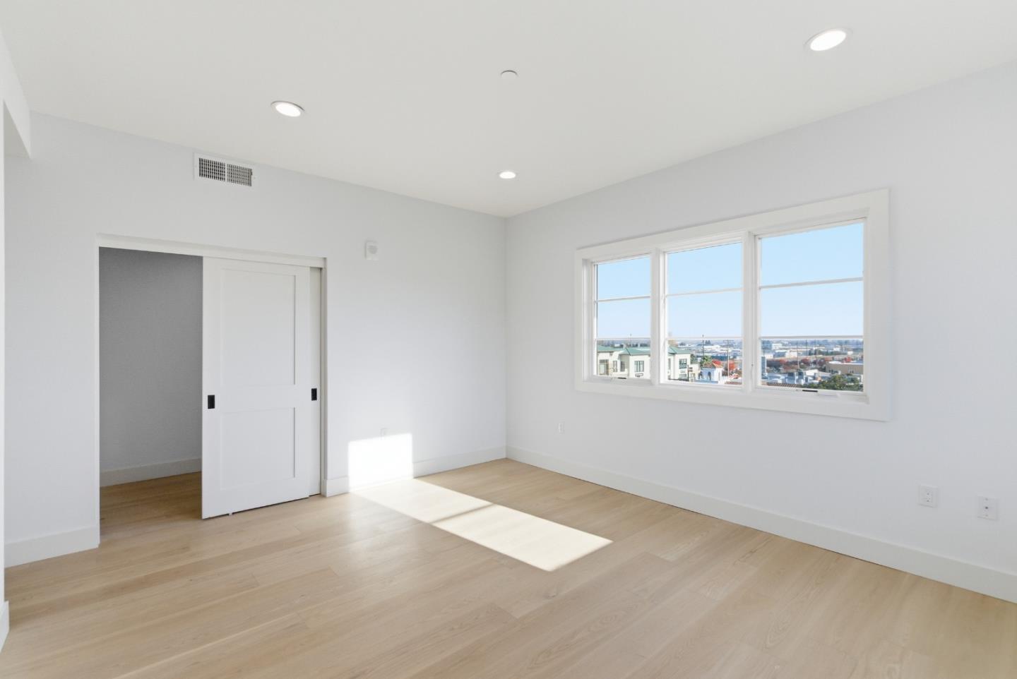 Detail Gallery Image 18 of 38 For 560 El Camino Real #206,  San Carlos,  CA 94070 - 2 Beds | 2 Baths