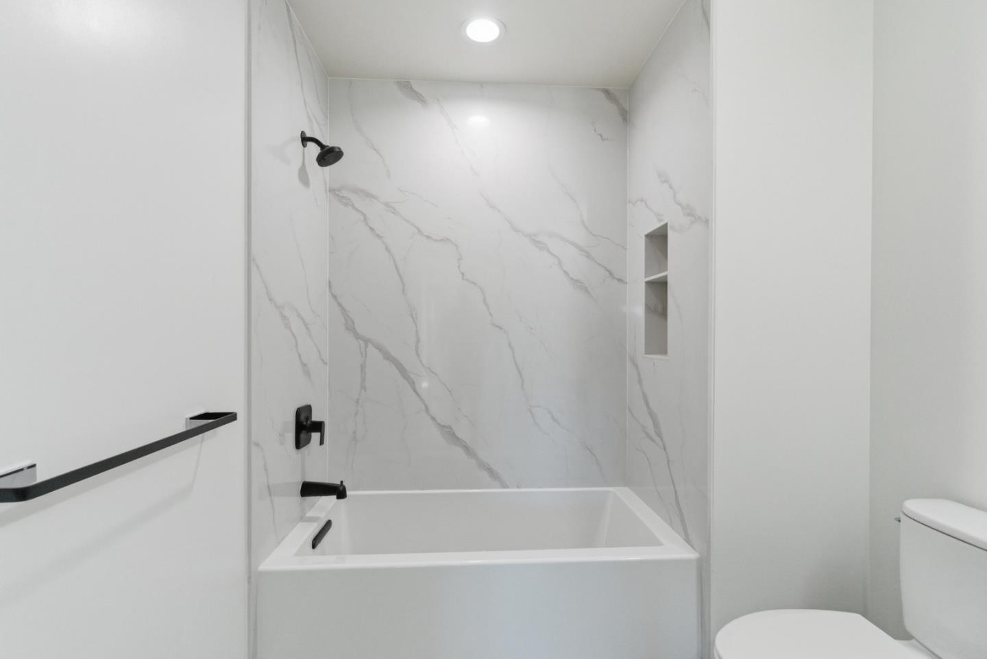 Detail Gallery Image 28 of 38 For 560 El Camino Real #206,  San Carlos,  CA 94070 - 2 Beds | 2 Baths