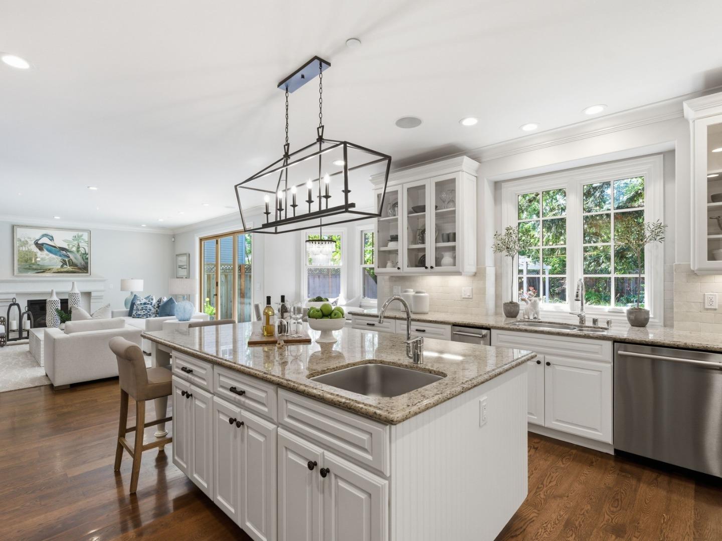 Detail Gallery Image 12 of 55 For 345 Vine St, Menlo Park,  CA 94025 - 5 Beds | 4/1 Baths