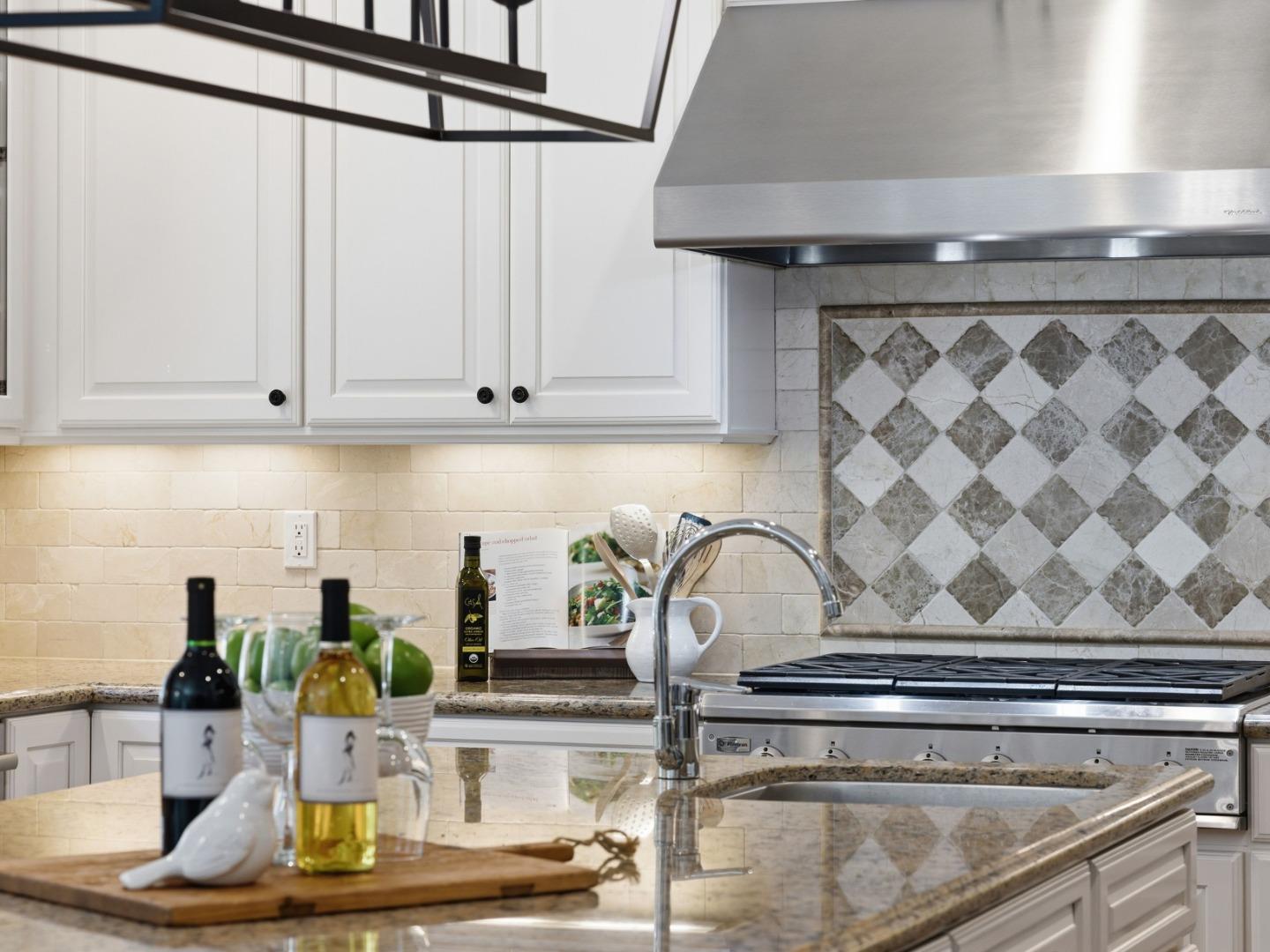 Detail Gallery Image 13 of 55 For 345 Vine St, Menlo Park,  CA 94025 - 5 Beds | 4/1 Baths