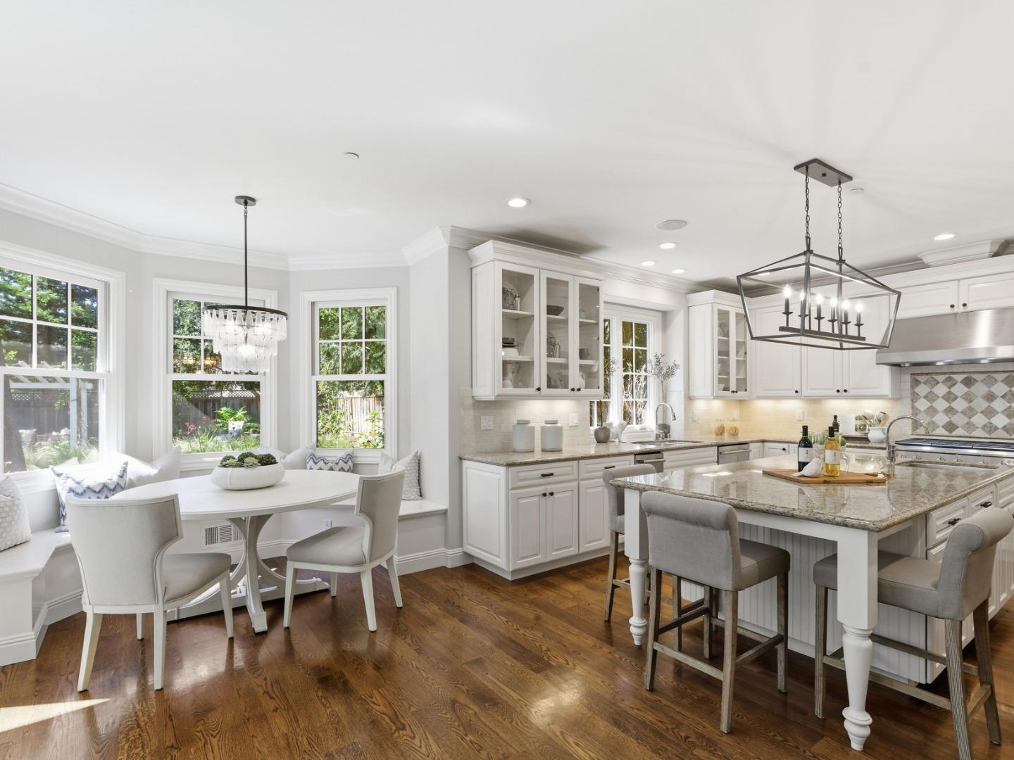 Detail Gallery Image 15 of 55 For 345 Vine St, Menlo Park,  CA 94025 - 5 Beds | 4/1 Baths