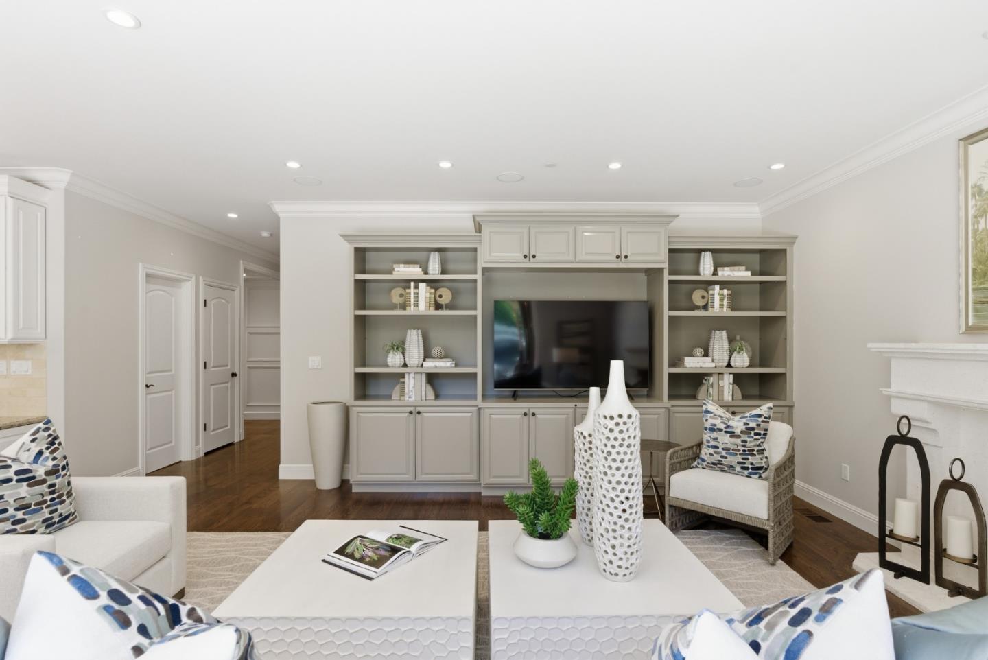 Detail Gallery Image 17 of 55 For 345 Vine St, Menlo Park,  CA 94025 - 5 Beds | 4/1 Baths