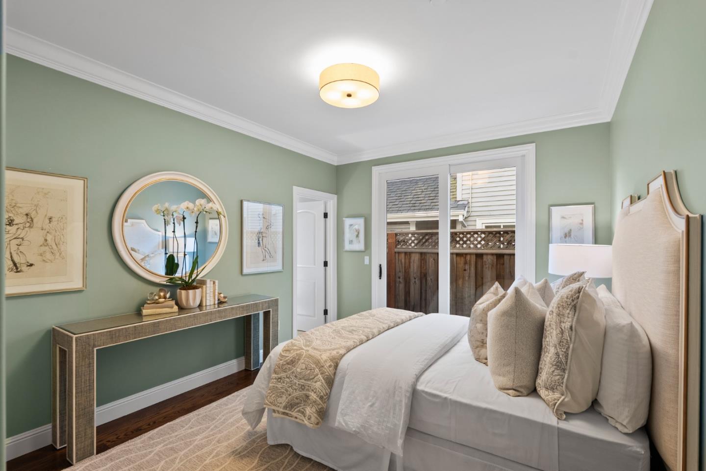 Detail Gallery Image 25 of 55 For 345 Vine St, Menlo Park,  CA 94025 - 5 Beds | 4/1 Baths