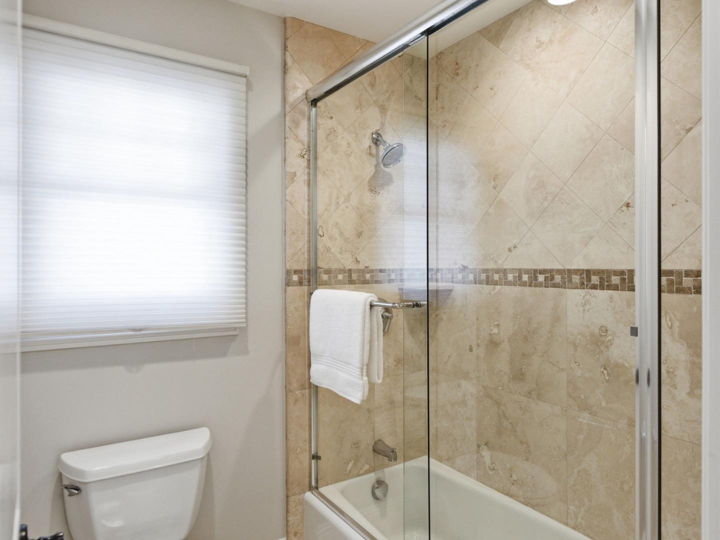 Detail Gallery Image 35 of 55 For 345 Vine St, Menlo Park,  CA 94025 - 5 Beds | 4/1 Baths